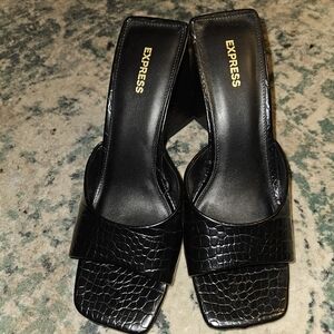 Express block heeled mules